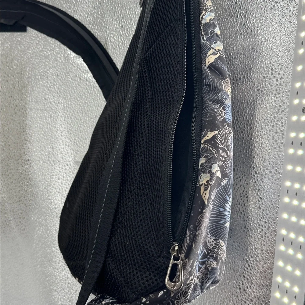 Sakroots On The Go Sling Backpack Eco Twill -color Mid Sea